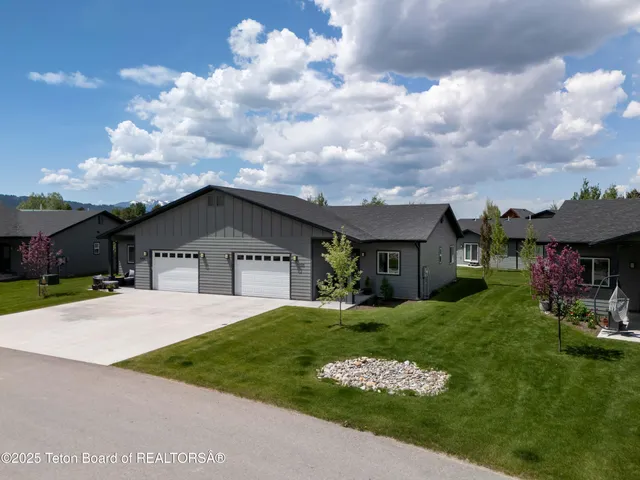 $539,000 | 265 River Circle, Unit 2, Alpine, WY 83128