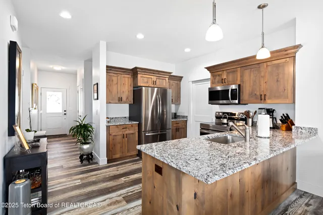 $539,000 | 265 River Circle, Unit 2, Alpine, WY 83128