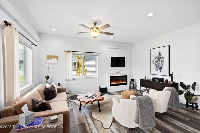 $539,000 | 265 River Circle, Unit 2, Alpine, WY 83128