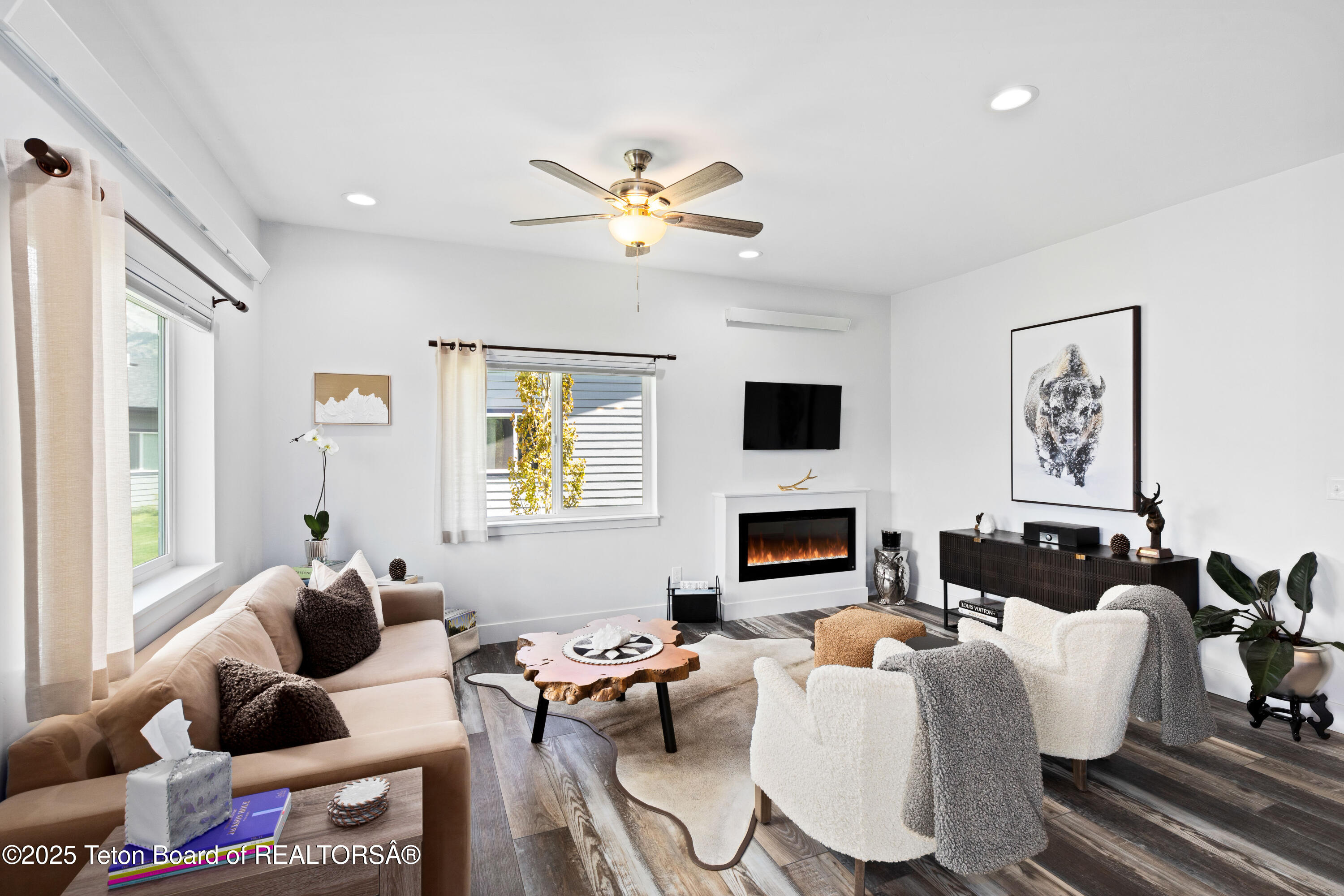 265 River Circle, Unit 2 Alpine, WY 83128 - Photo 20 of 36 265 River Circle Unit 2 Alpine_1482-3