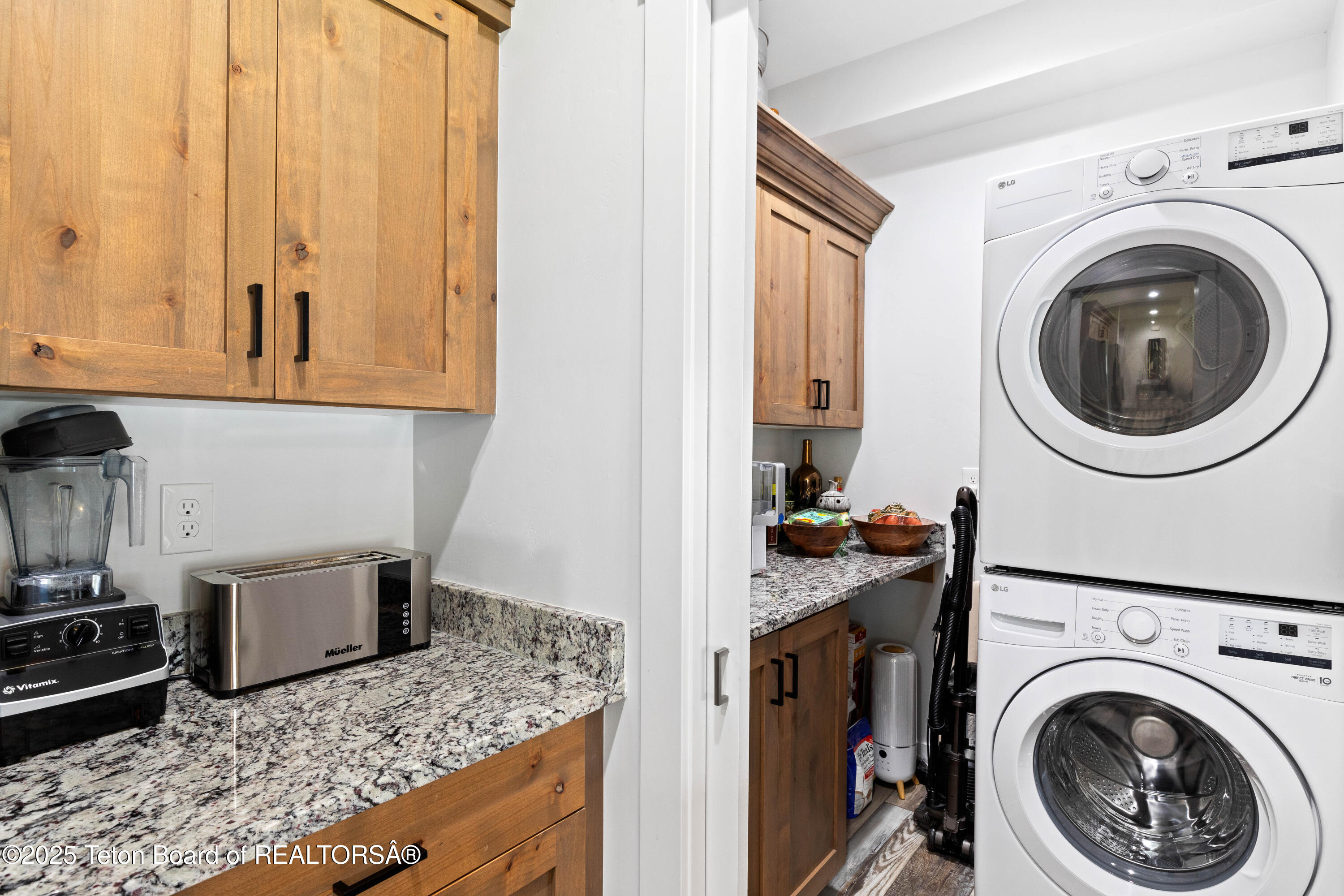 265 River Circle, Unit 2 Alpine, WY 83128 - Photo 22 of 36 265 River Circle Unit 2 Alpine_1451-2