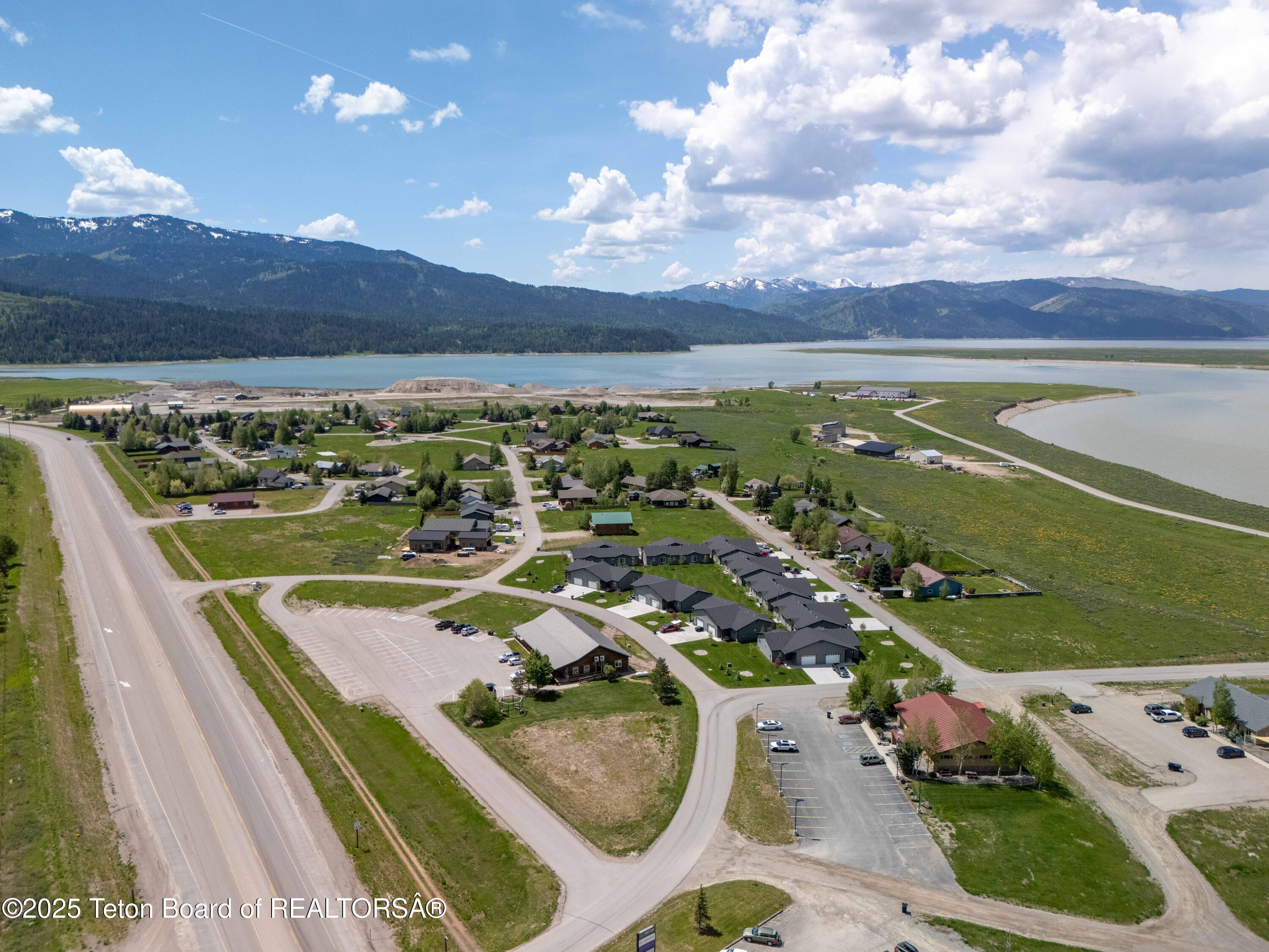 265 River Circle, Unit 2 Alpine, WY 83128 - Photo 32 of 36 265 River Circle Unit 2 Alpine 2_I_0061_