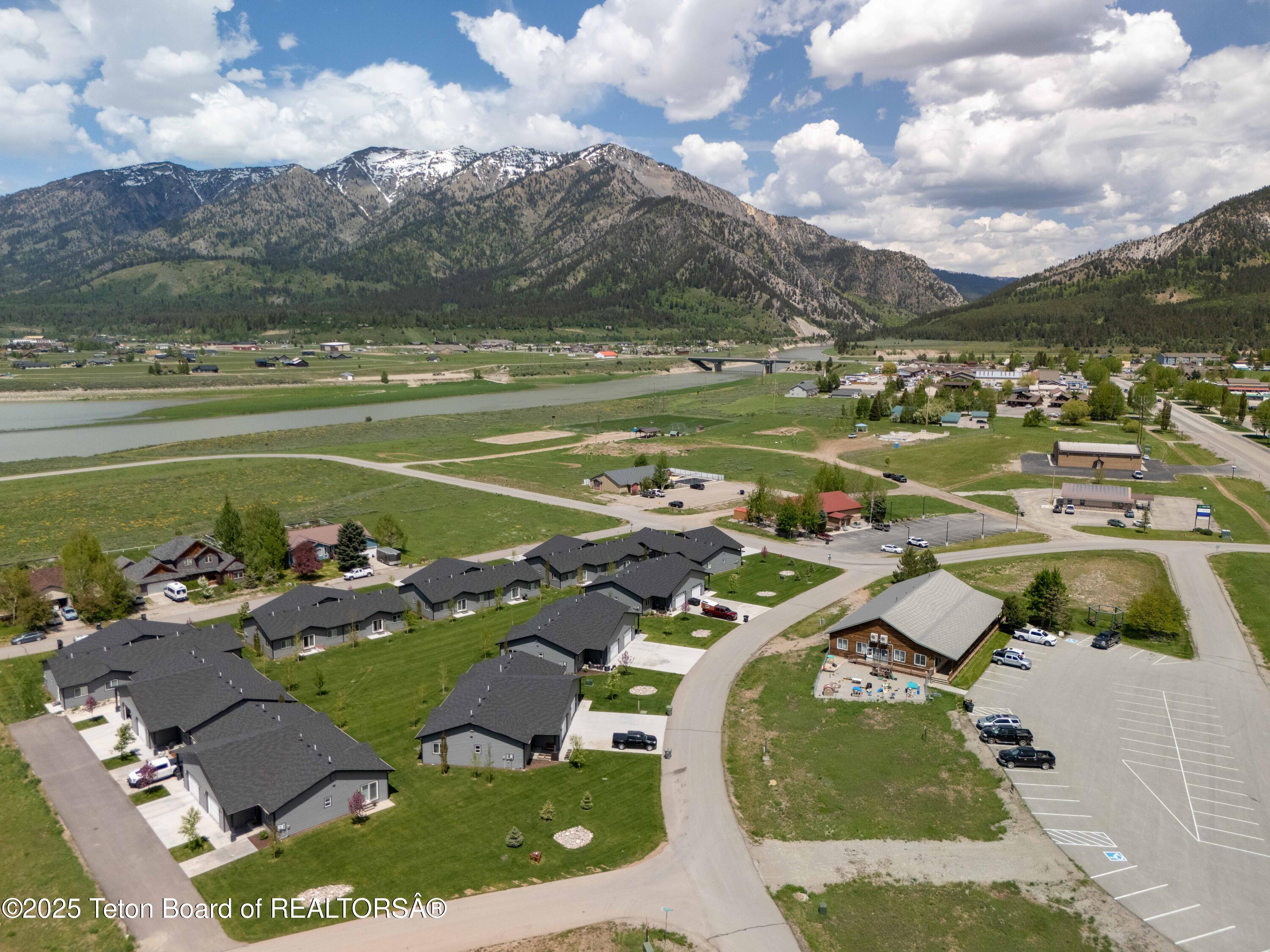 265 River Circle, Unit 2 Alpine, WY 83128 - Photo 33 of 35 265 River Circle Unit 2 Alpine 2_I_0015_
