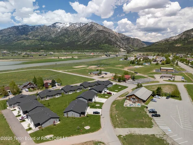 $539,000 | 265 River Circle, Unit 2, Alpine, WY 83128