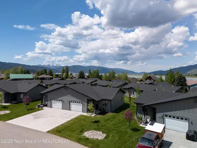 $539,000 | 265 River Circle, Unit 2, Alpine, WY 83128