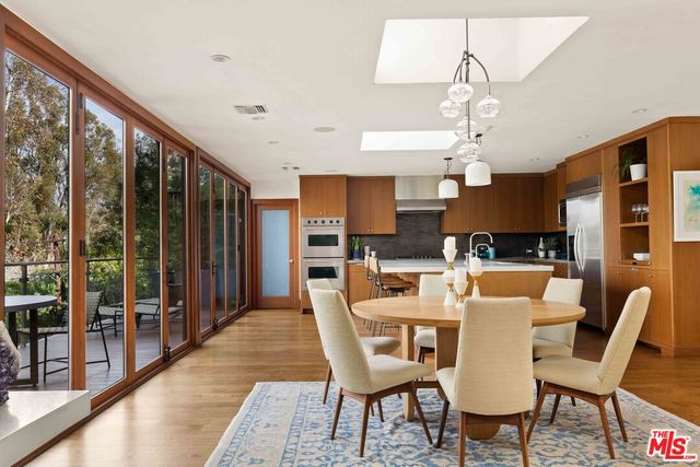 $4,500,000 | 915 Centinela Avenue, Santa Monica, CA 90403