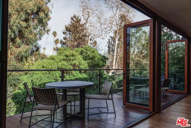 $4,500,000 | 915 Centinela Avenue, Santa Monica, CA 90403