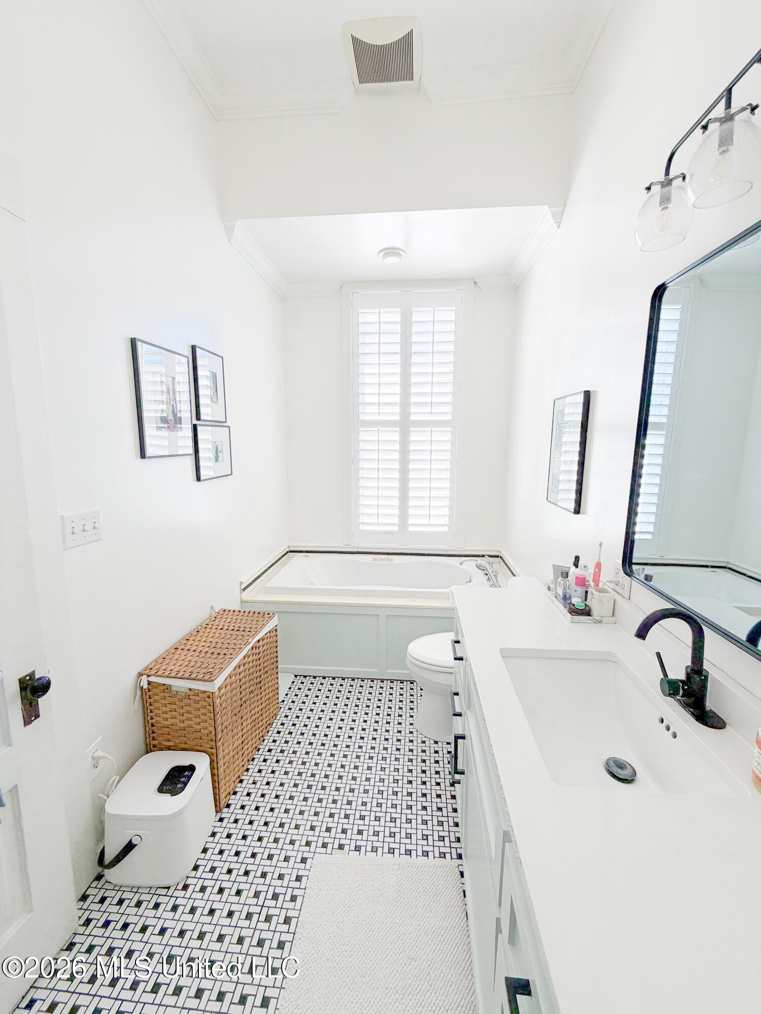 610 State Street Natchez, MS 39120 - Photo 16 of 28 Primary ensuite bathroom