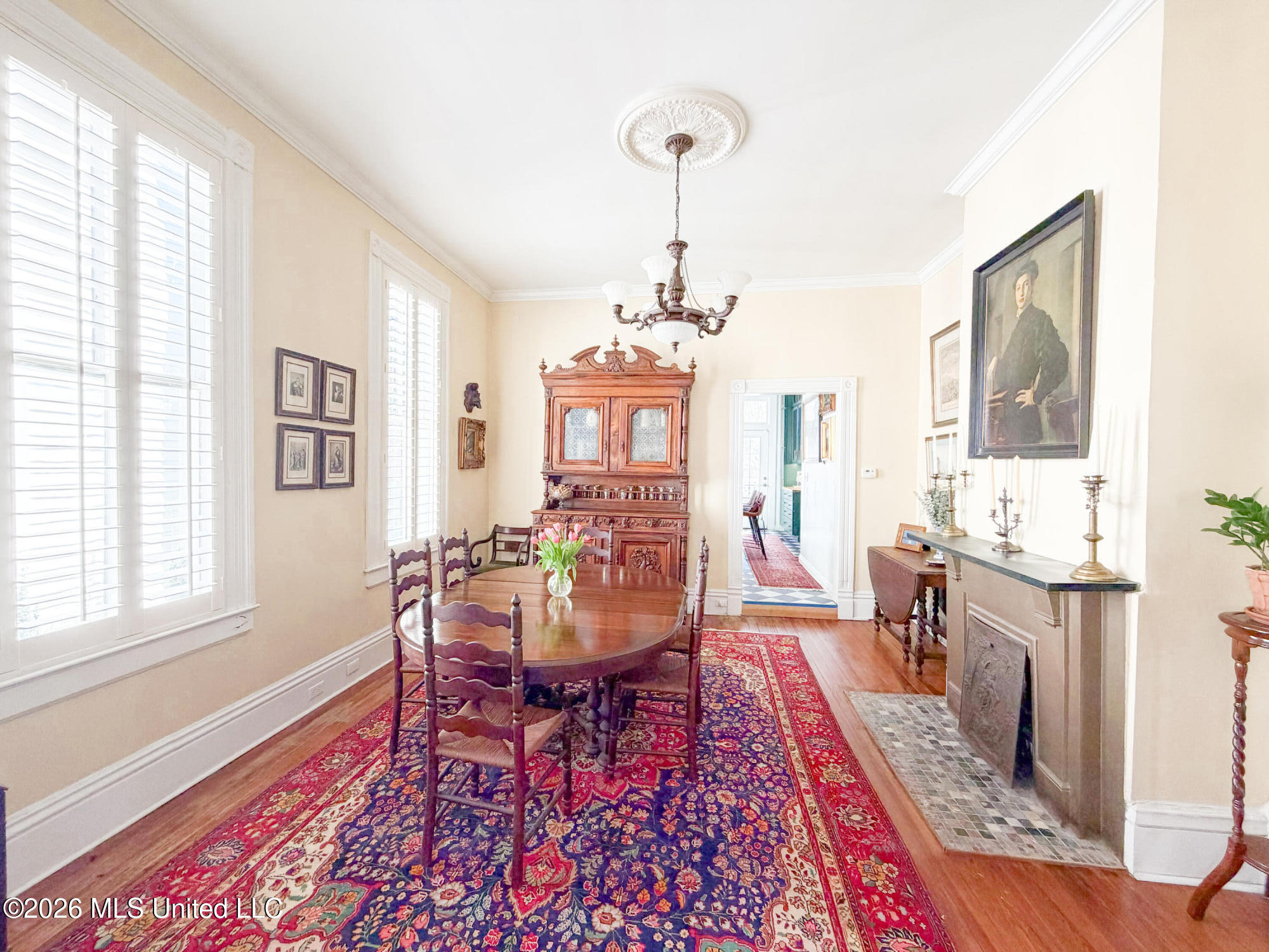 610 State Street Natchez, MS 39120 - Photo 6 of 28 Dining room