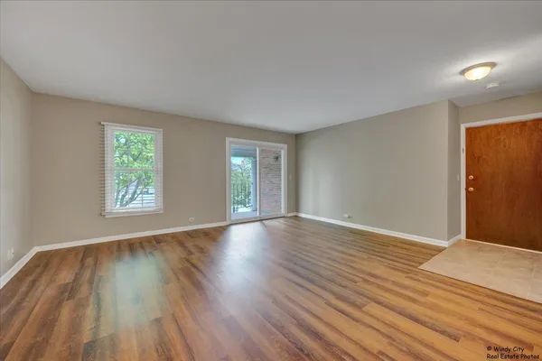 $2,290 | 520 Shorely Drive, Unit 203, Barrington, IL 60010