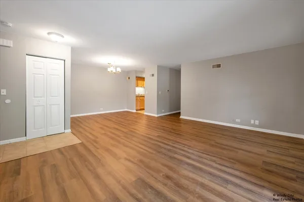 $2,290 | 520 Shorely Drive, Unit 203, Barrington, IL 60010