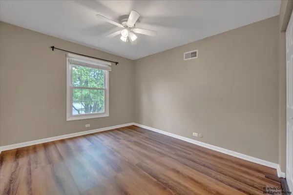 $2,290 | 520 Shorely Drive, Unit 203, Barrington, IL 60010
