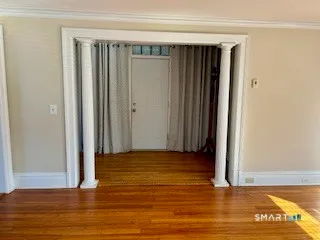 $1,950 | 2233 Main Street, Glastonbury, CT 06033