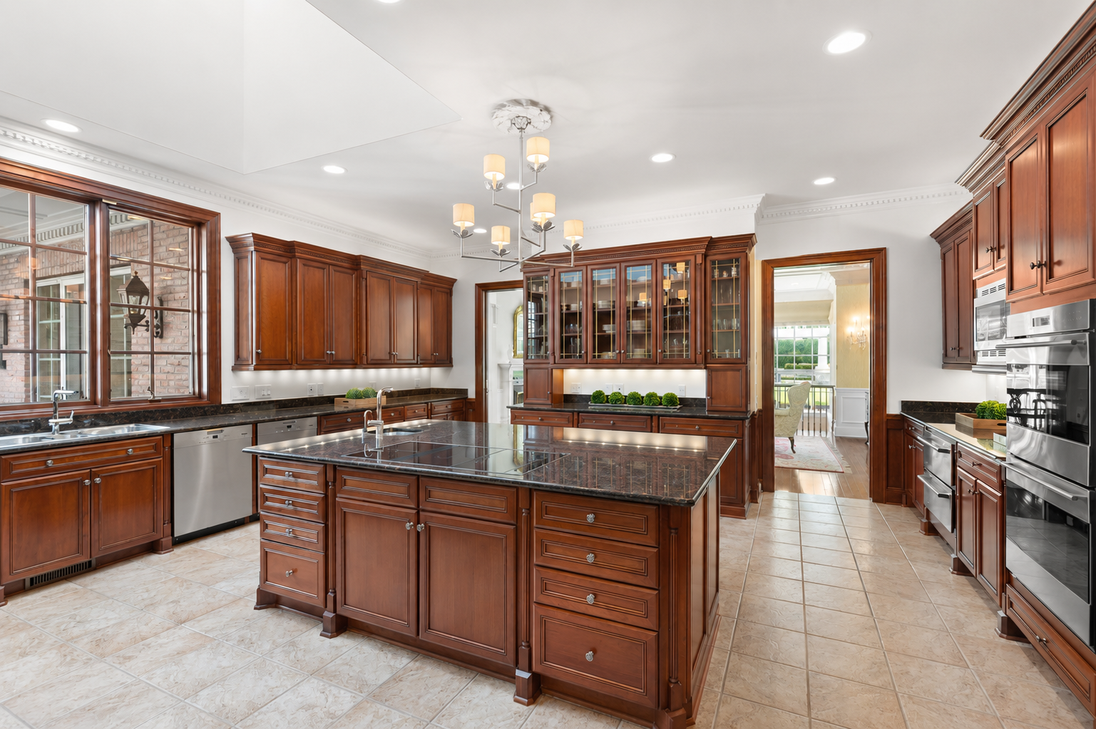 546 Harrington Road Wayzata, MN 55391 - Photo 10 of 48