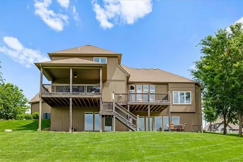 $950,000 | 11775 Northwest 81 Street, Parkville, MO 64152