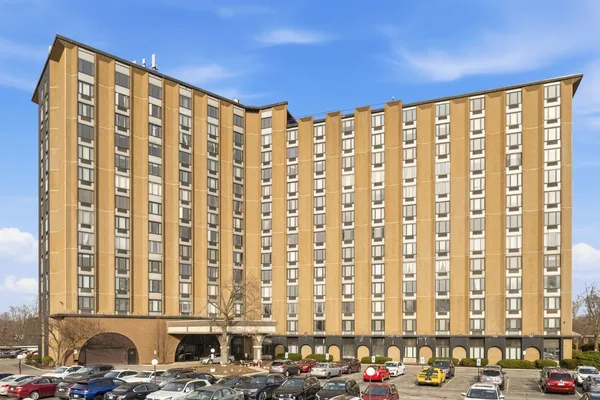 $174,000 | 1 Renaissance Place, Unit 709, Palatine, IL 60067