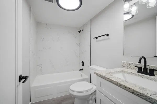 $169,900 | 1 Renaissance Place, Unit 709, Palatine, IL 60067