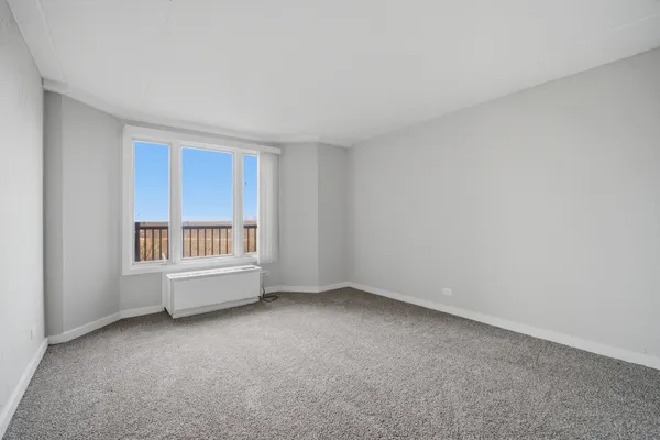 $169,900 | 1 Renaissance Place, Unit 709, Palatine, IL 60067