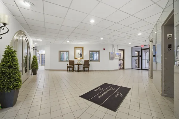$169,900 | 1 Renaissance Place, Unit 709, Palatine, IL 60067
