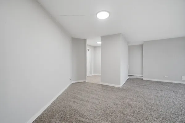 $169,900 | 1 Renaissance Place, Unit 709, Palatine, IL 60067
