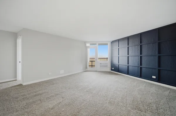 $169,900 | 1 Renaissance Place, Unit 709, Palatine, IL 60067