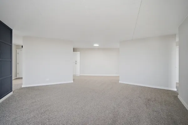 $169,900 | 1 Renaissance Place, Unit 709, Palatine, IL 60067