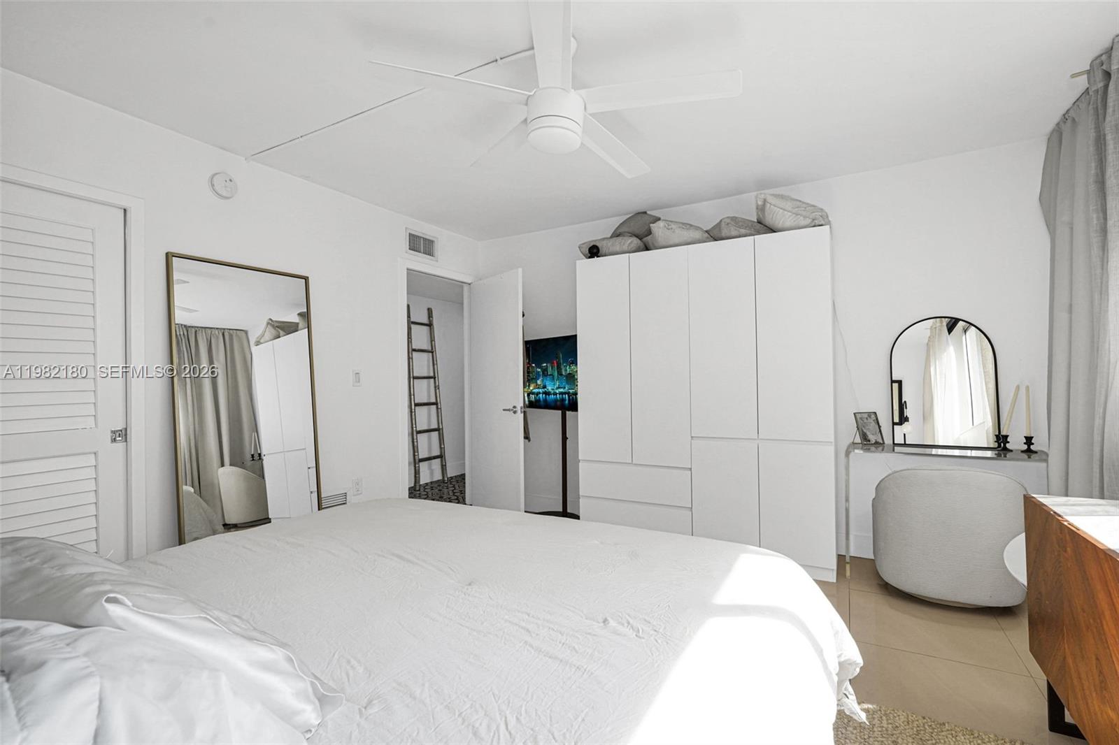 1605 Bay Road, Unit 201 Miami Beach, FL 33139 - Photo 19 of 45