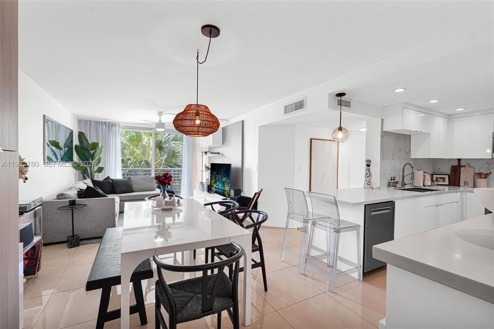 1605 Bay Road, Unit 201 Miami Beach, FL 33139 - Photo 3 of 45