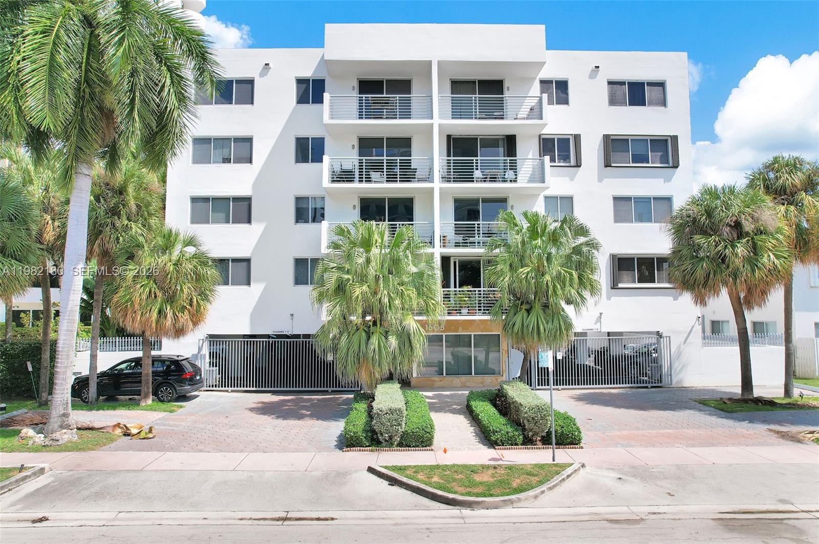 1605 Bay Road, Unit 201 Miami Beach, FL 33139 - Photo 32 of 45