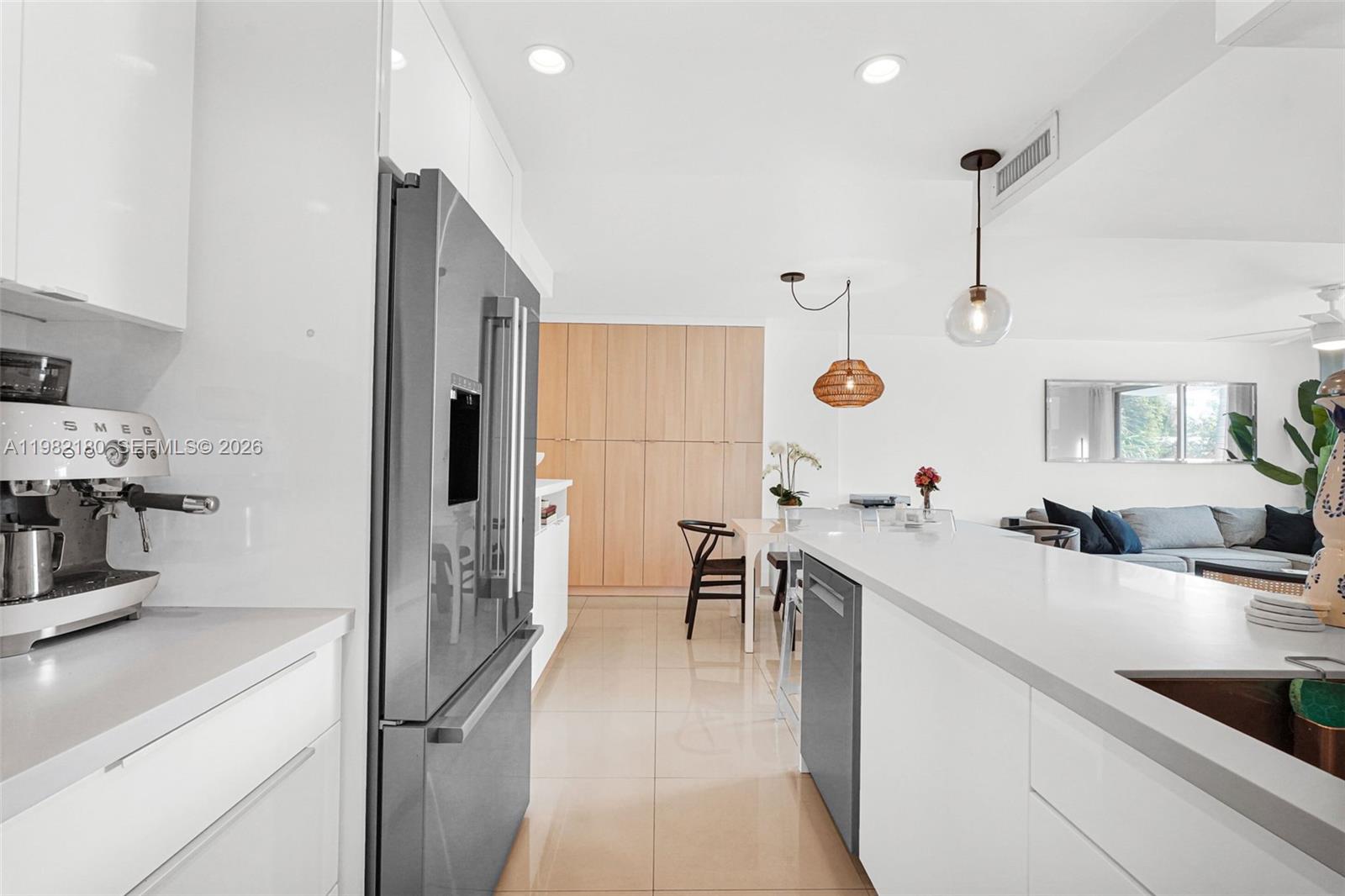 1605 Bay Road, Unit 201 Miami Beach, FL 33139 - Photo 4 of 45