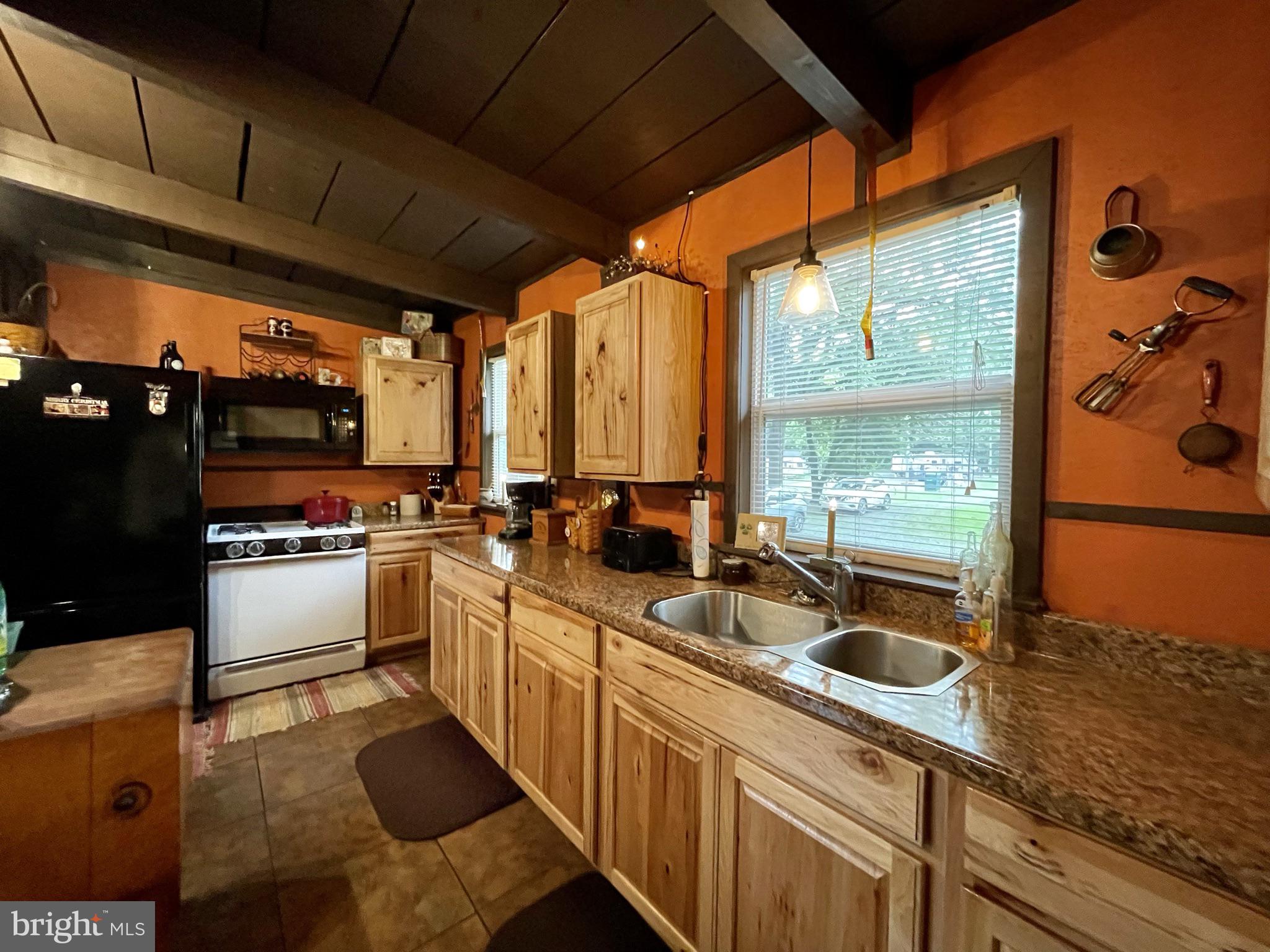 512 Risinger Road Hedgesville, WV 25427 - Photo 59 of 93 kitchen/dining