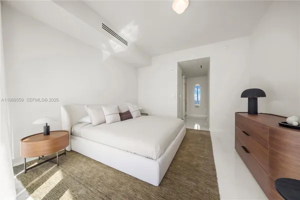 $15,500 | 300 Biscayne Blvd Way, Unit 3005W, Miami, FL 33131