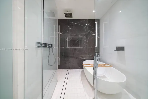 $15,500 | 300 Biscayne Blvd Way, Unit 3005W, Miami, FL 33131