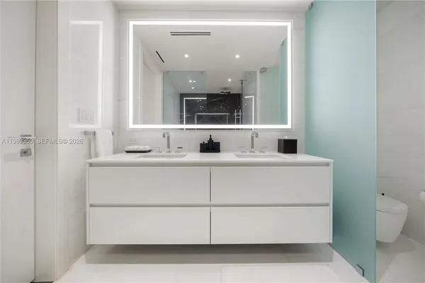 $15,500 | 300 Biscayne Blvd Way, Unit 3005W, Miami, FL 33131