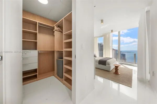 $15,500 | 300 Biscayne Blvd Way, Unit 3005W, Miami, FL 33131