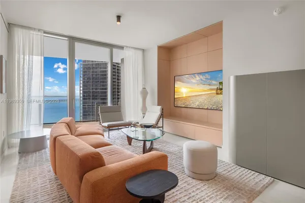 $15,500 | 300 Biscayne Blvd Way, Unit 3005W, Miami, FL 33131