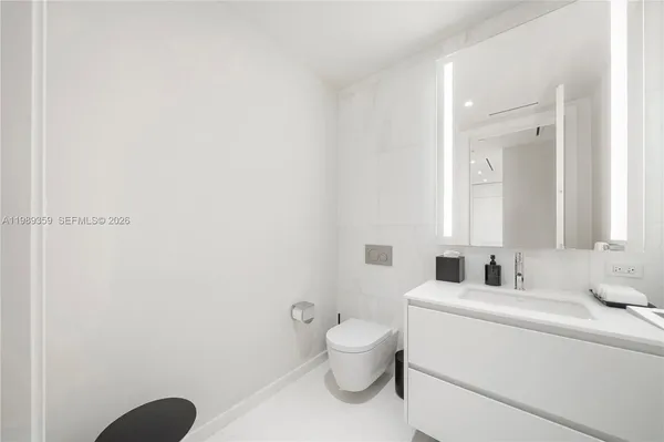 $15,500 | 300 Biscayne Blvd Way, Unit 3005W, Miami, FL 33131
