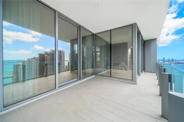 $15,500 | 300 Biscayne Blvd Way, Unit 3005W, Miami, FL 33131
