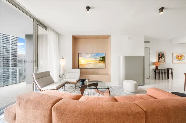 $15,500 | 300 Biscayne Blvd Way, Unit 3005W, Miami, FL 33131