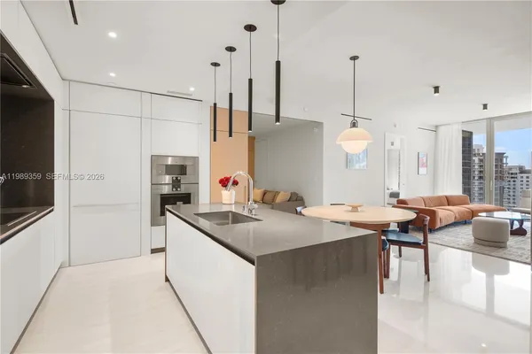 $15,500 | 300 Biscayne Blvd Way, Unit 3005W, Miami, FL 33131