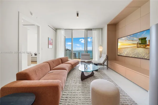 $15,500 | 300 Biscayne Blvd Way, Unit 3005W, Miami, FL 33131