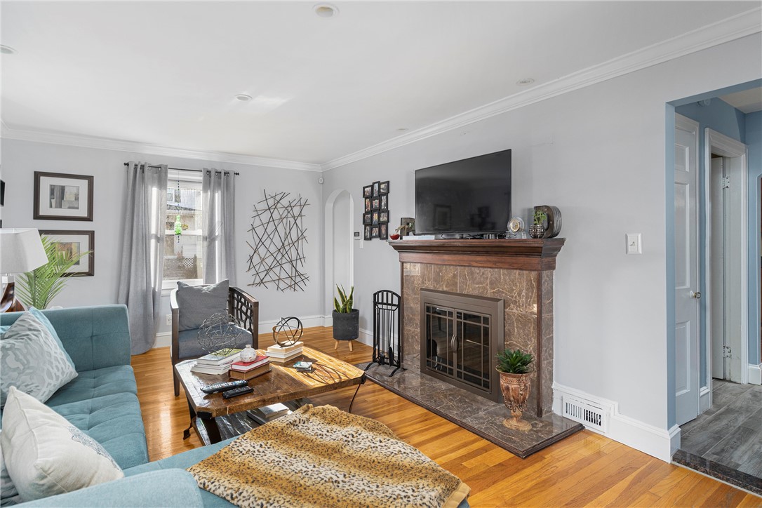 17 Brookwood Road Cranston, RI 02910 - Photo 11 of 32 Gallery Image 11