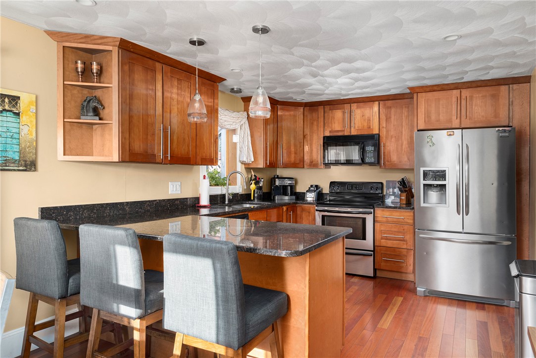 17 Brookwood Road Cranston, RI 02910 - Photo 16 of 32 Gallery Image 16