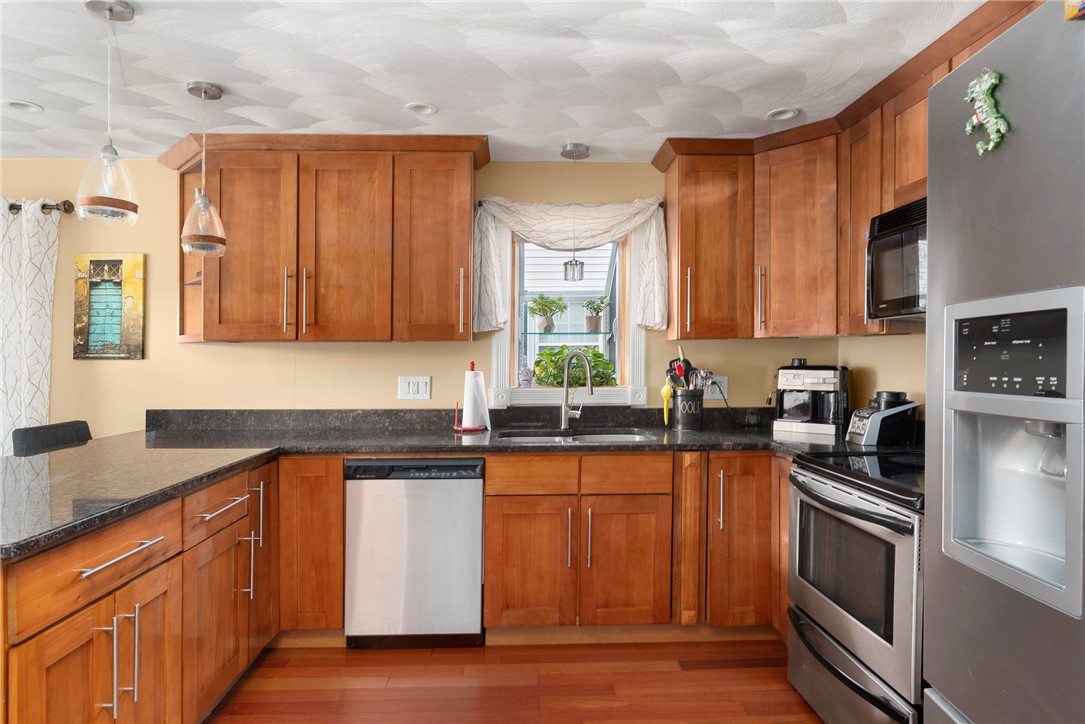 17 Brookwood Road Cranston, RI 02910 - Photo 17 of 32 Gallery Image 17