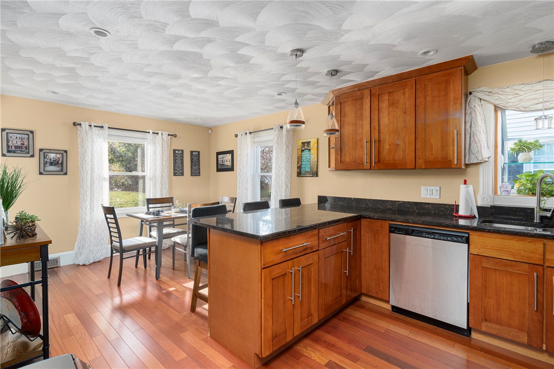 17 Brookwood Road Cranston, RI 02910 - Photo 18 of 32 Gallery Image 18