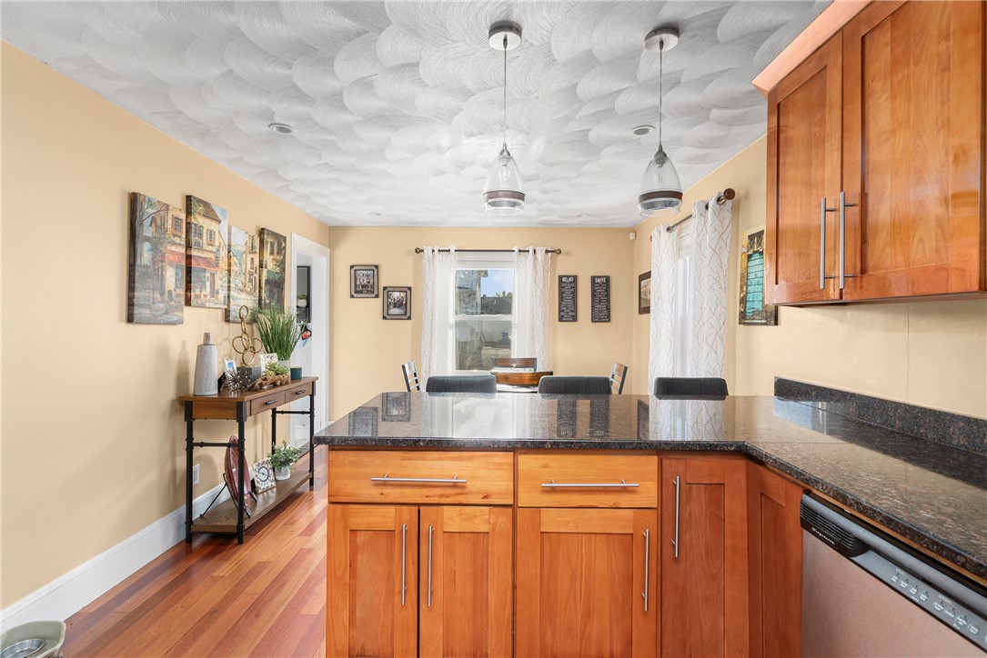 17 Brookwood Road Cranston, RI 02910 - Photo 21 of 32 Gallery Image 21