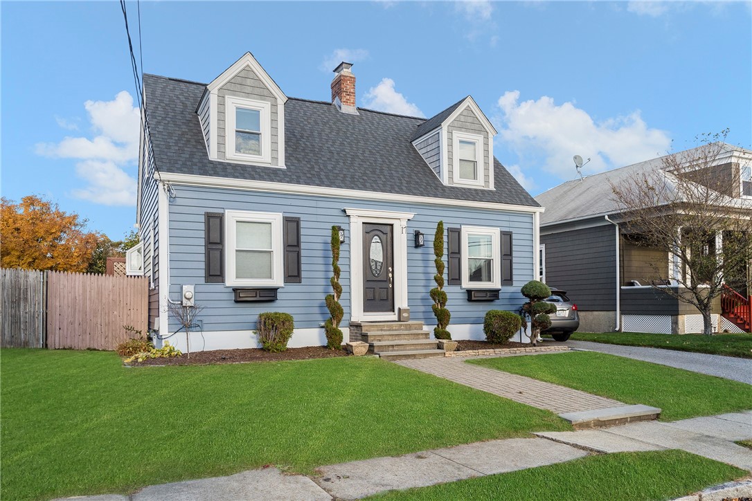 17 Brookwood Road Cranston, RI 02910 - Photo 3 of 32 Gallery Image 3