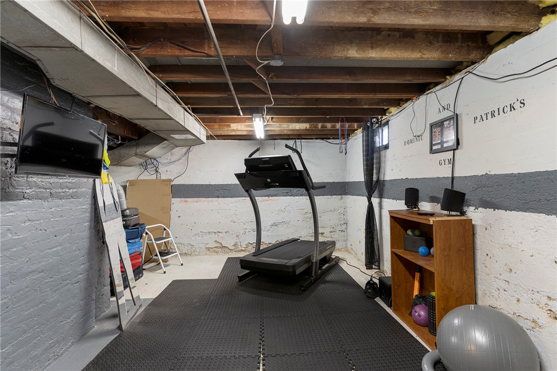 17 Brookwood Road Cranston, RI 02910 - Photo 31 of 32 Gallery Image 31