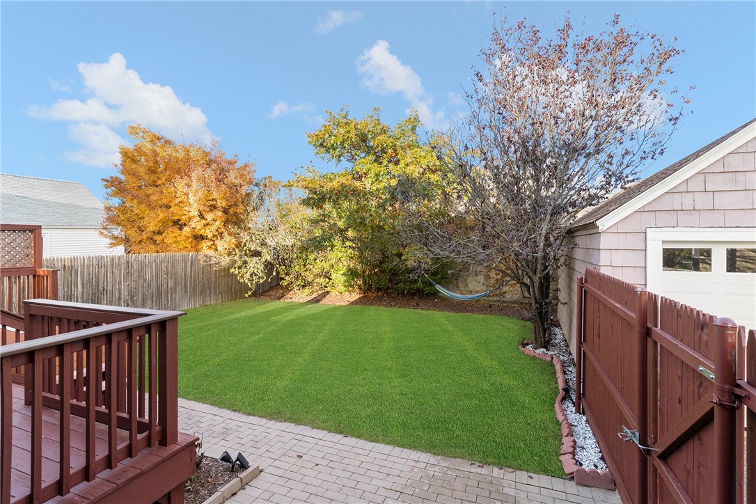17 Brookwood Road Cranston, RI 02910 - Photo 8 of 32 Gallery Image 8