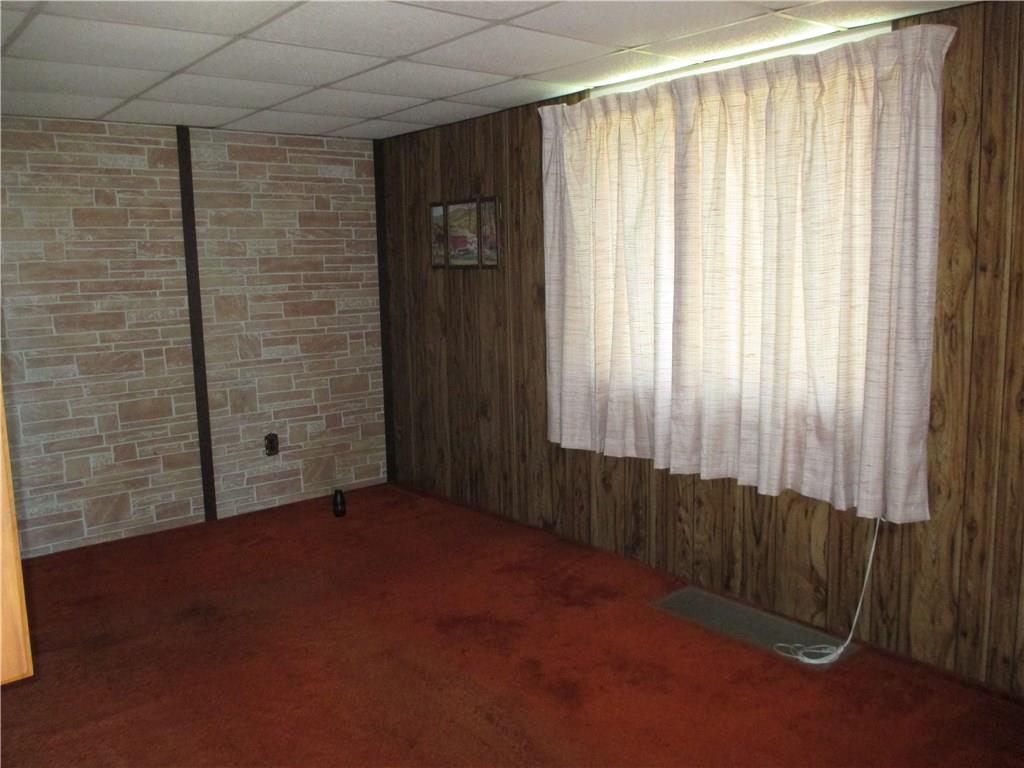 1405 Barclay Hill Road Beaver, PA 15009 - Photo 5 of 20 Living Room